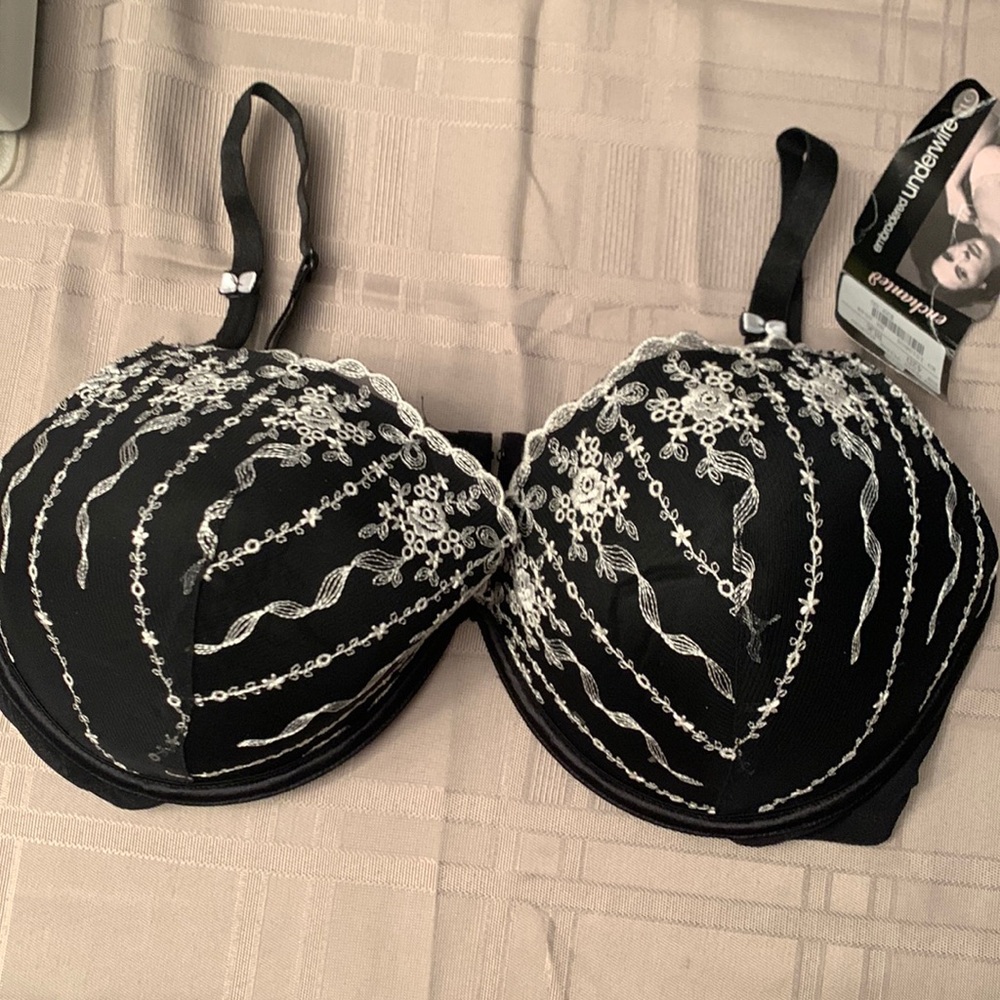 Enchanted Womens embroidered bra